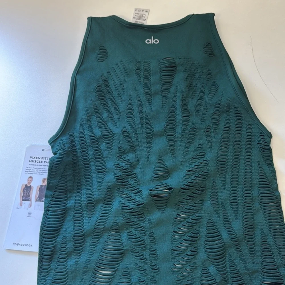ALO Yoga Women's Vixen Green Tank Top size small